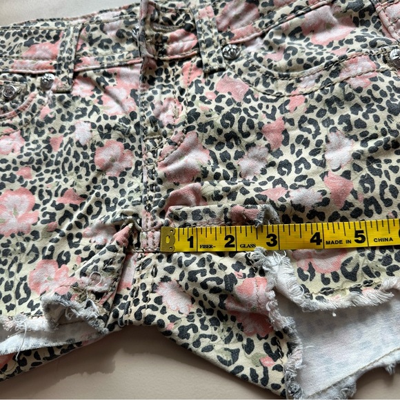 Miss Me Jeans Shorts Low Rise Hibiscus Floral Leopard Print Cut Off Denim 25 - Picture 14 of 16